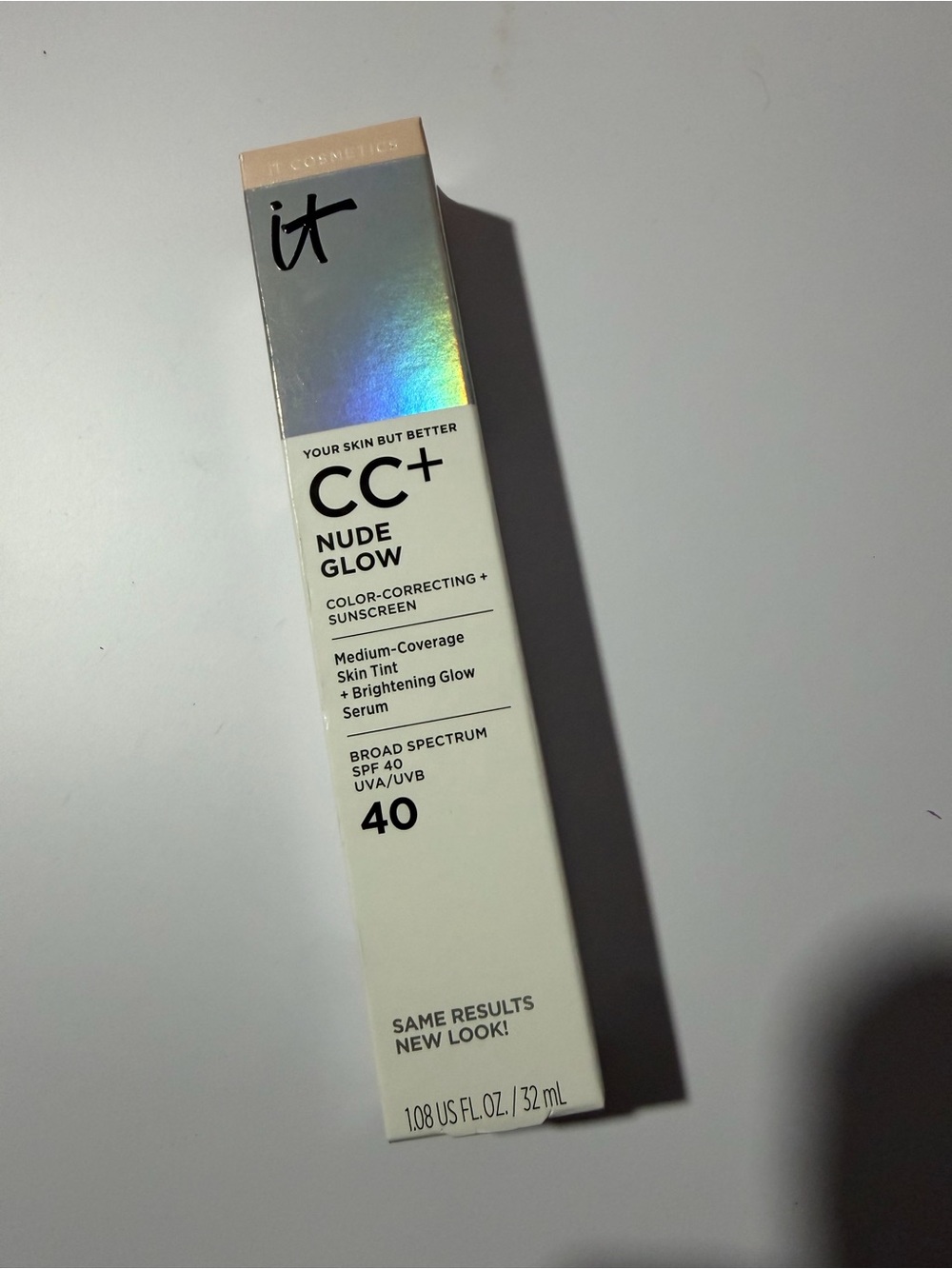 it cosmetics CC+ Nude Glow Skin Tint SPF 40 - Light Medium (N)
